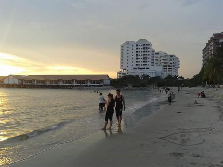 Wonderland Private Pool Villas At Port Dickson Bagian luar foto